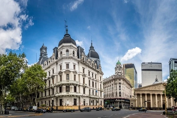 Buenos-Aires-Plaza-de-Mayo