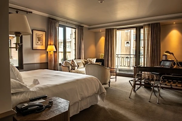 The-Singular-Hotel-Accommodations-1