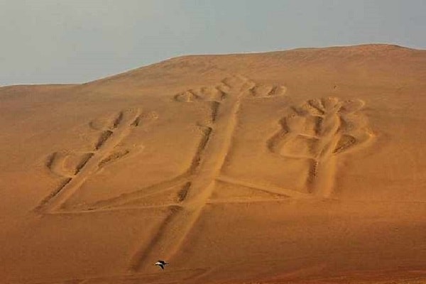 Candelabro-Paracas-Peru-Vacations