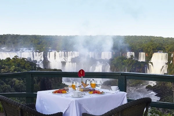 Hotel-Belmond-Das-Cataratas-View-over-Iguazu