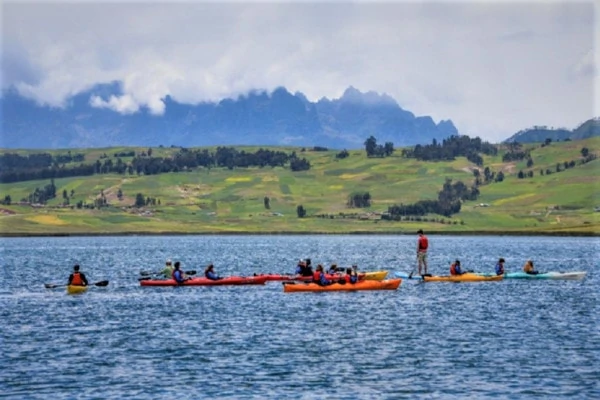 Kayak-Lago-Huaypo-600x400-1