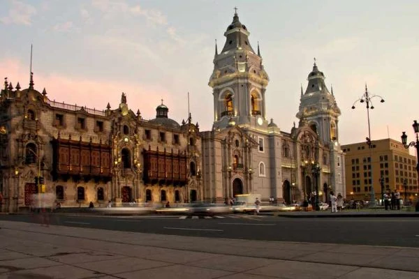 Lima-Cathderal-Lima-Peru-600x400-1