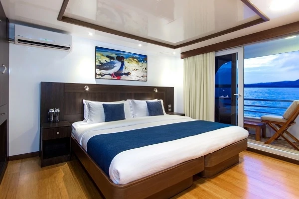 Luxury-Galapagos-Cruise-Boat-1