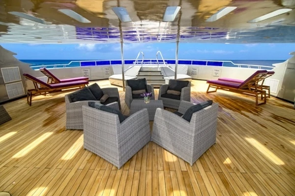 Luxury-Galapagos-Vacations-1