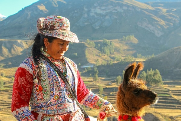 Luxury-Vacation-Peru-Colca-Traditiional-Dress