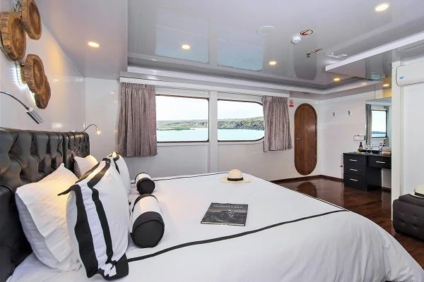 Luxury-Vacations-Galapagos-600x400-1
