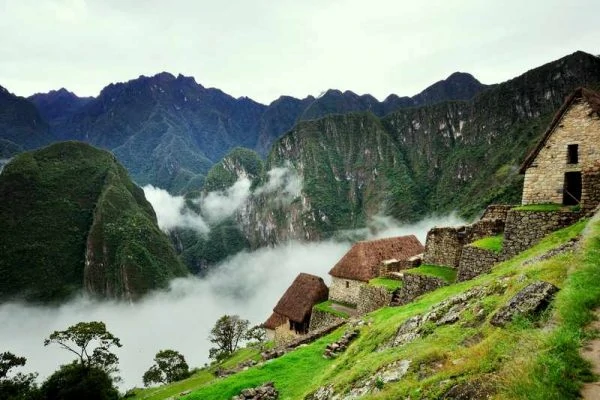 Machu-Picchu-Early-Morning-Mist-600x400-1