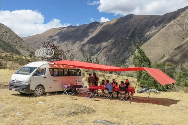 Picnic-Lunch-Peru-600x400-1