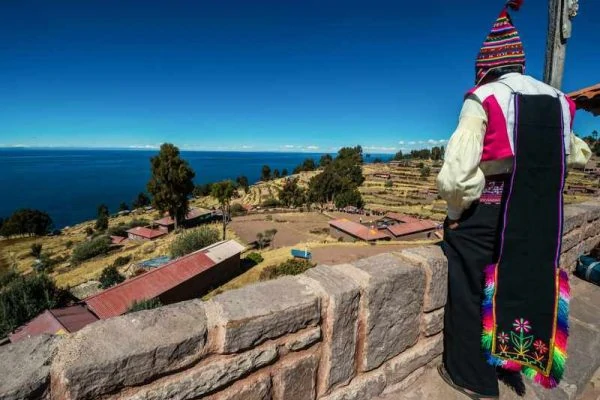 Taquile-Island-Lake-Titicaca-Luxury-Vacations-600x400-1