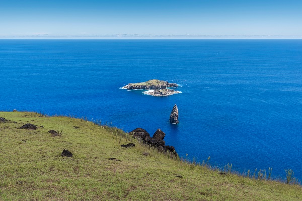 The-Motu-Nui-Islet-The-Bird-Man-Easter-Island