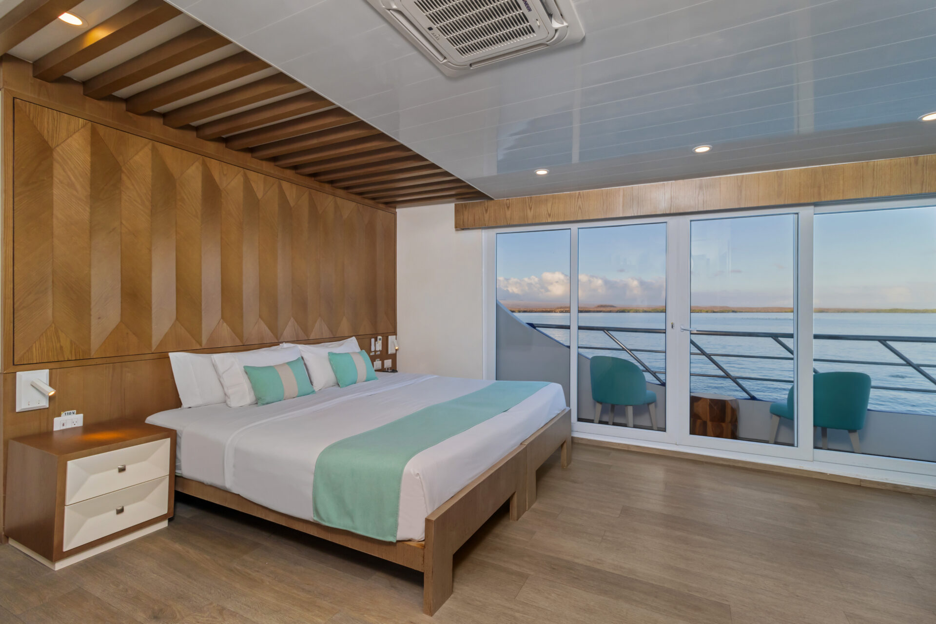 endemic-golden-suites14-scaled