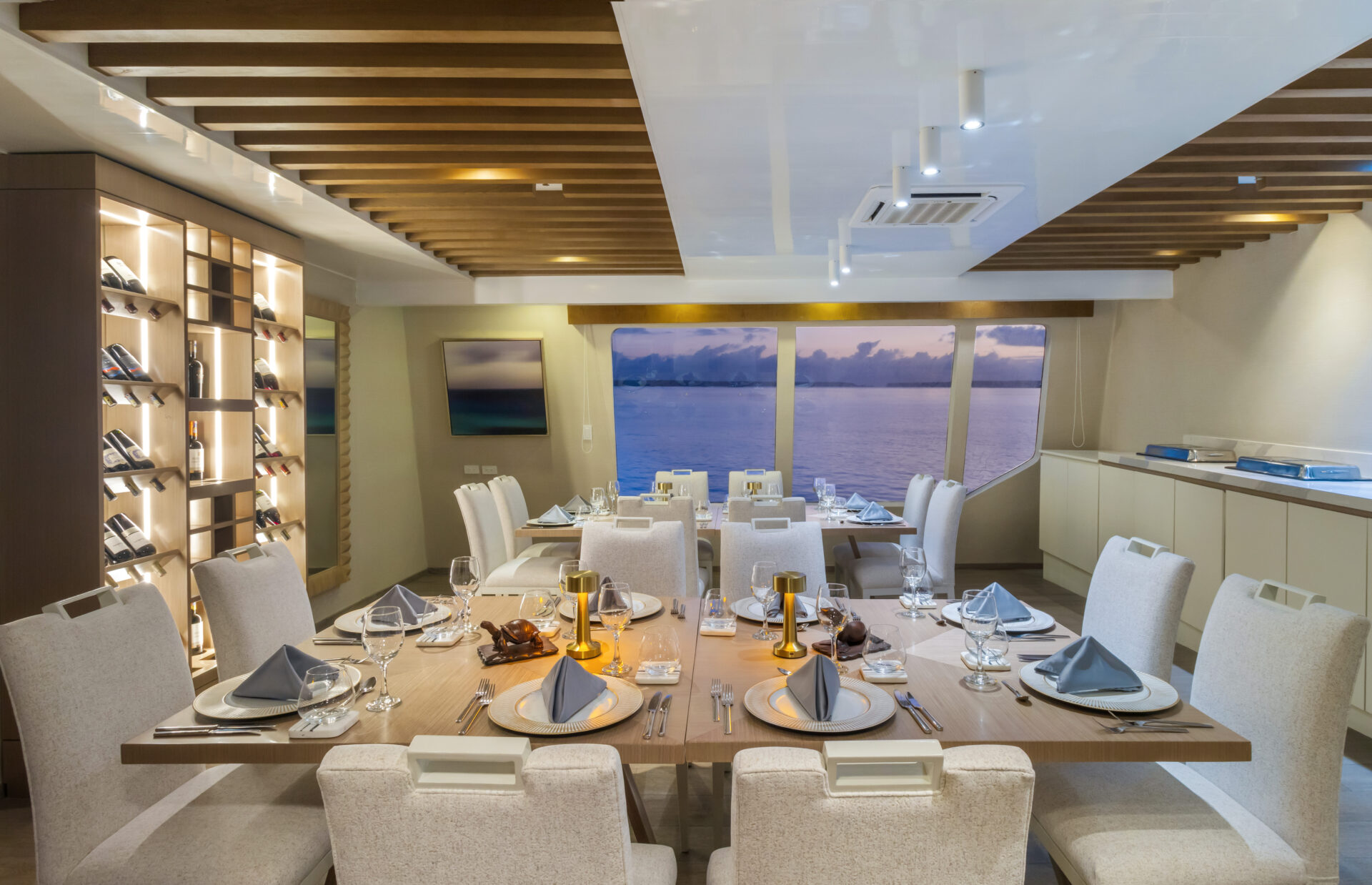 endemic-lounge-dining1-scaled