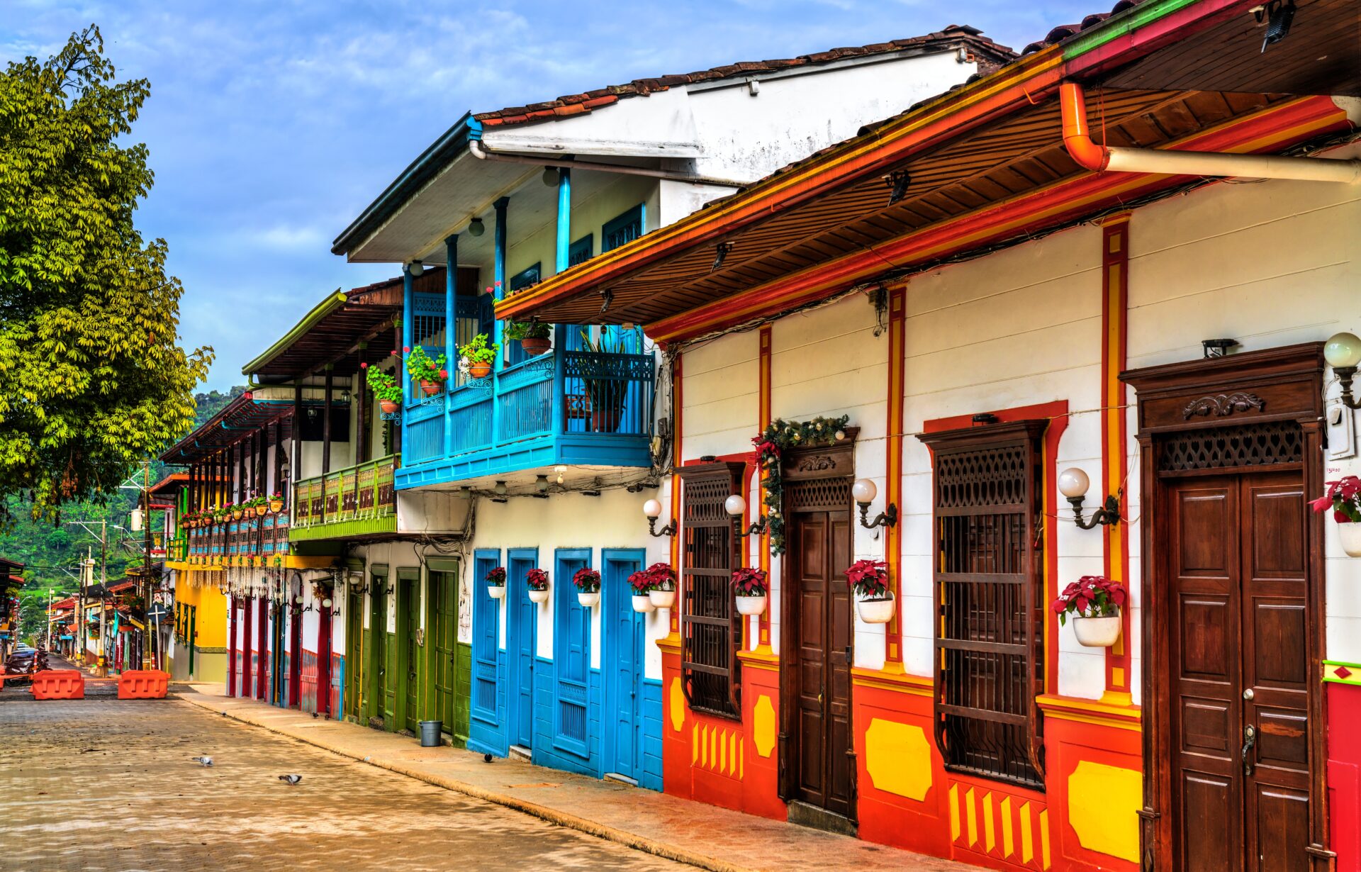 shutterstock_2579496213-Antioquia-street-scaled