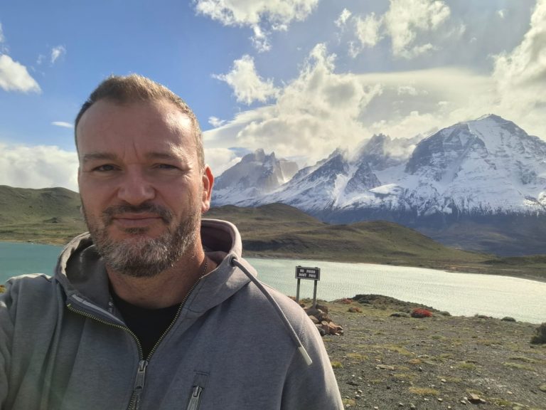 Torres-del-Paine-Paul-Hiking-Cover-Img